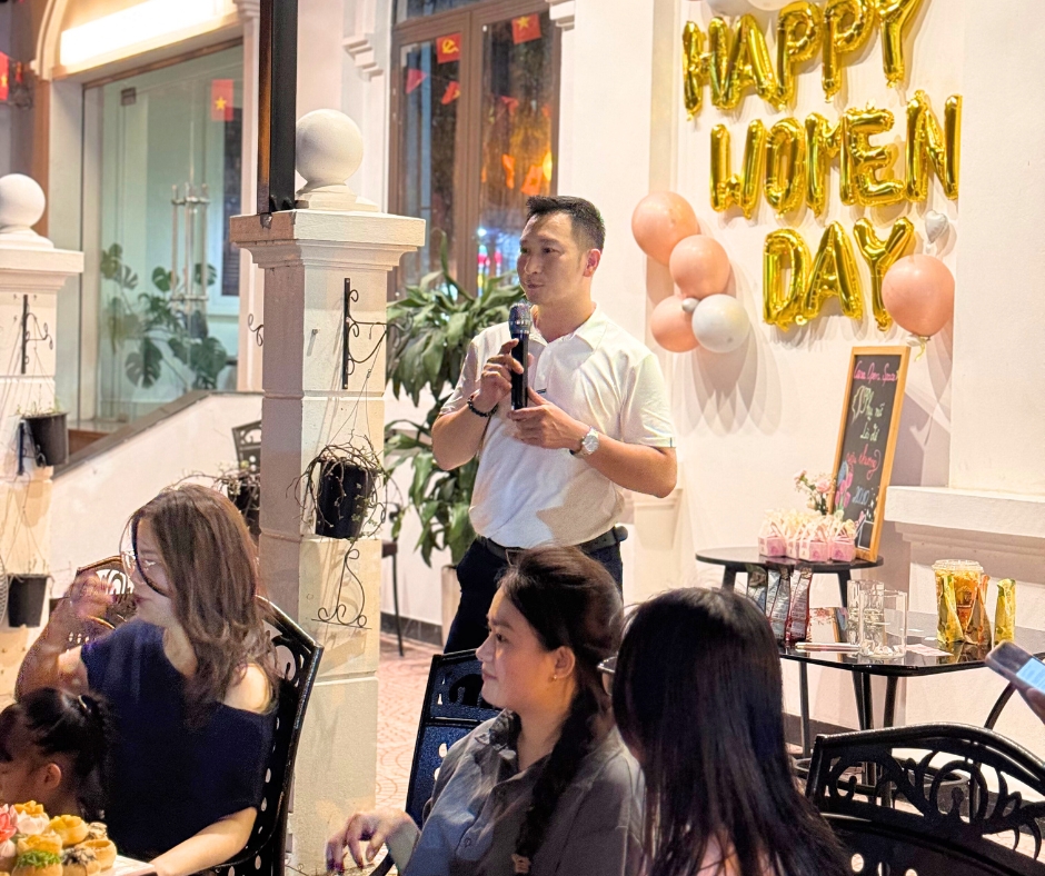 Chủ tịch Big Dream dành tặng chị em ngày 20/10